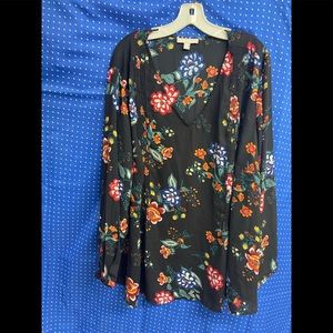 Plus sz beautiful lk nw blouse sz 26/28 worn once wow